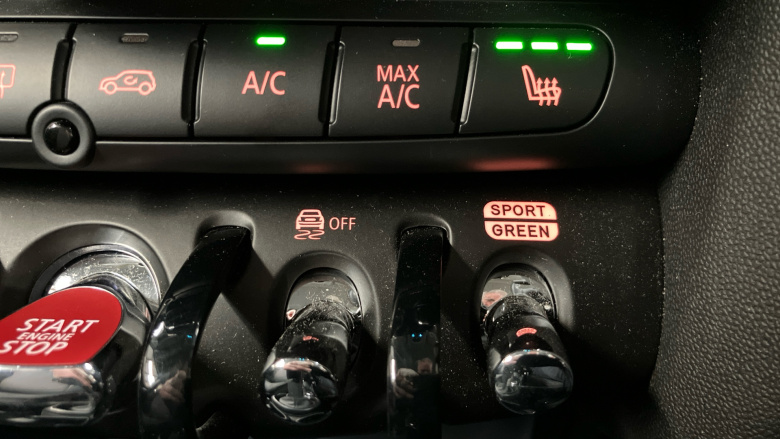 MINI Hatchback 1.5 Cooper Classic 3dr Auto Petrol Hatchback